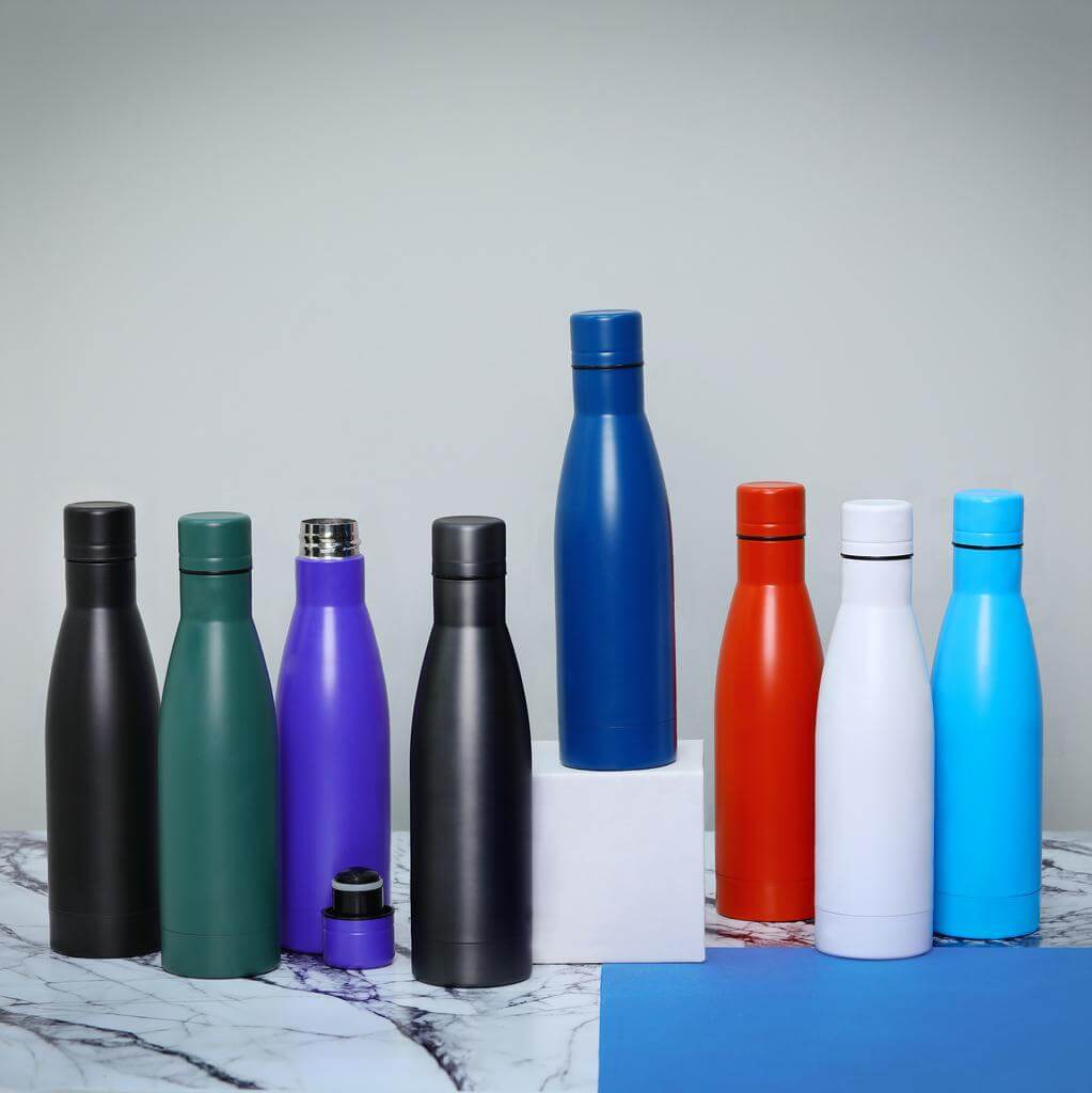 BUY COPPER VACUUM INSULATED WATER BOTTLE BLACK COLOR  IN QATAR | HOME DELIVERY ON ALL ORDERS ALL OVER QATAR FROM BRANDSCAPE.SHOP